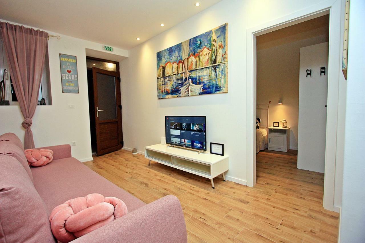 Apartman Michelangelo In The Centar Of Supetar Bagian luar foto