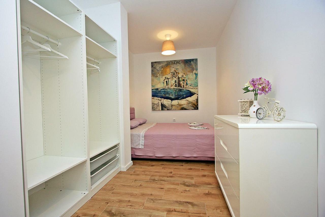 Apartman Michelangelo In The Centar Of Supetar Apartment Bagian luar foto