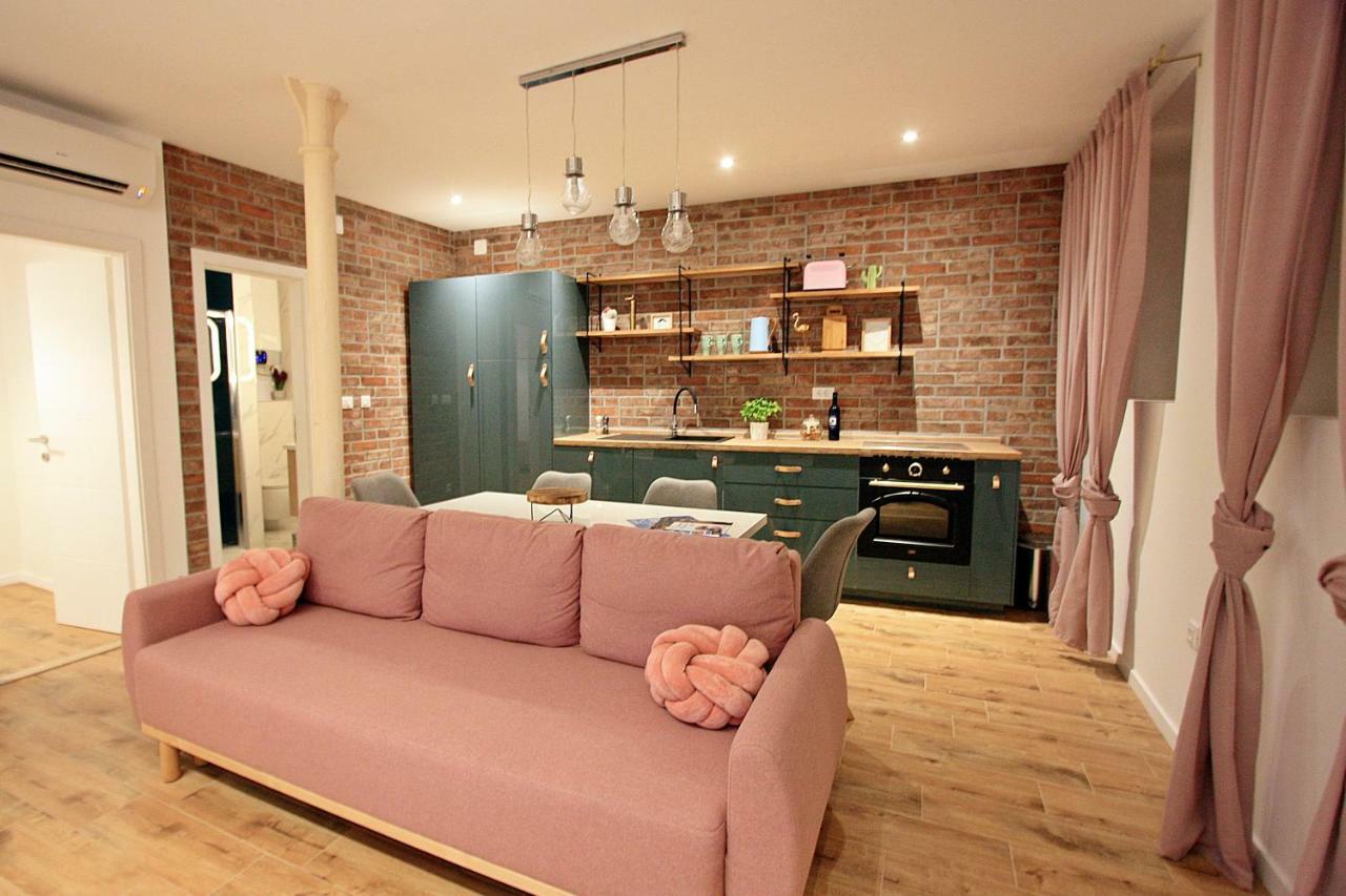 Apartman Michelangelo In The Centar Of Supetar Bagian luar foto