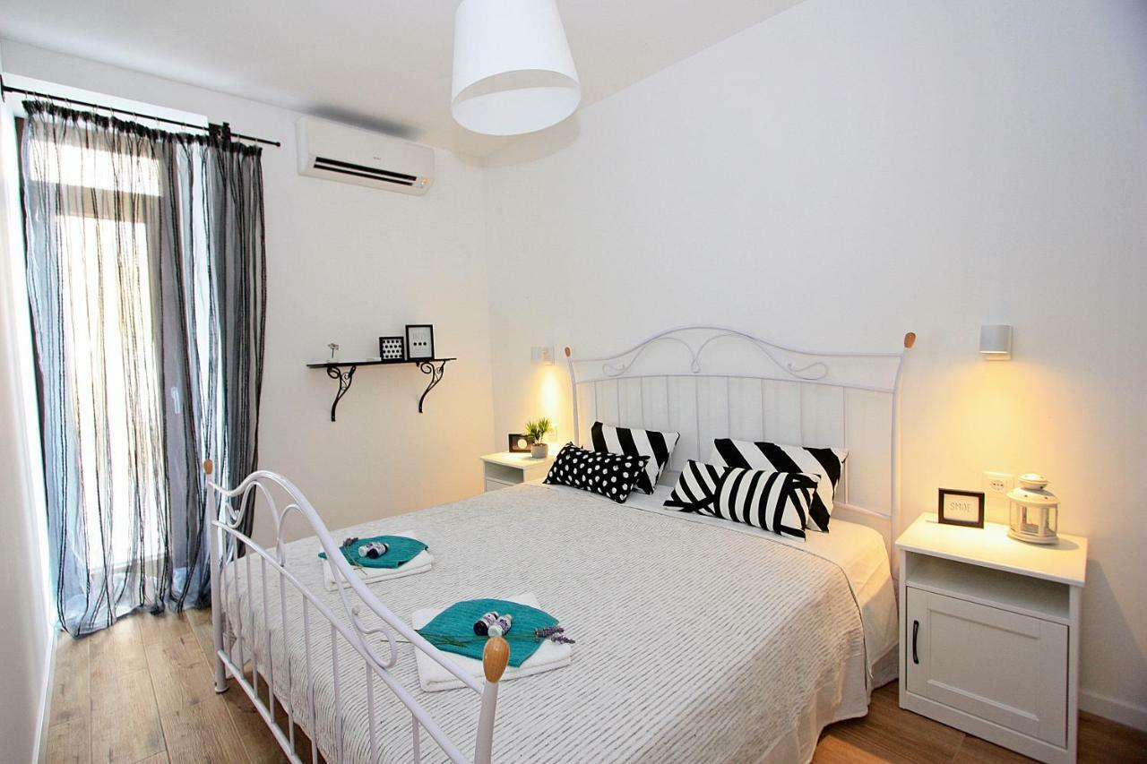 Apartman Michelangelo In The Centar Of Supetar Bagian luar foto