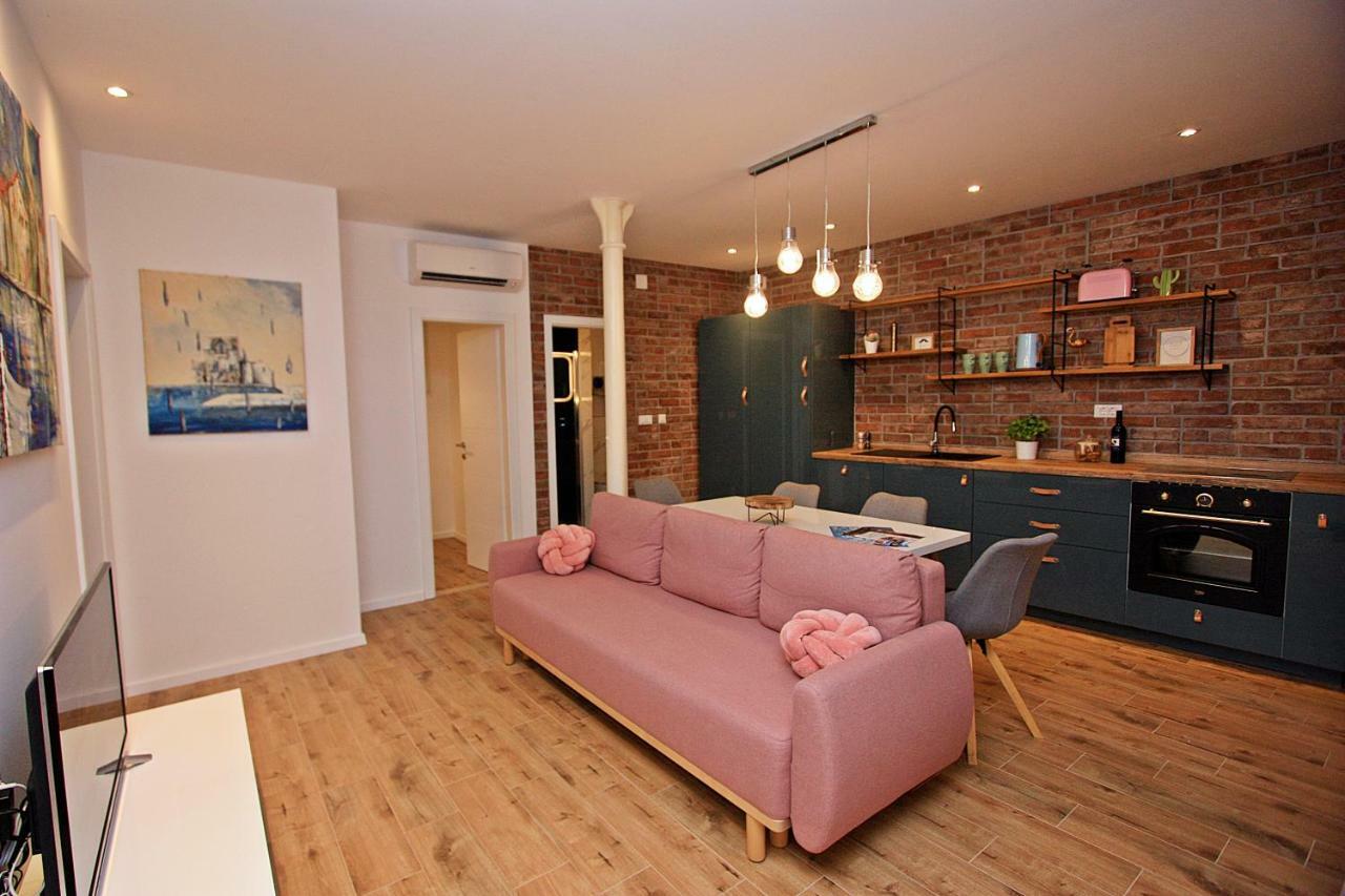 Apartman Michelangelo In The Centar Of Supetar Bagian luar foto